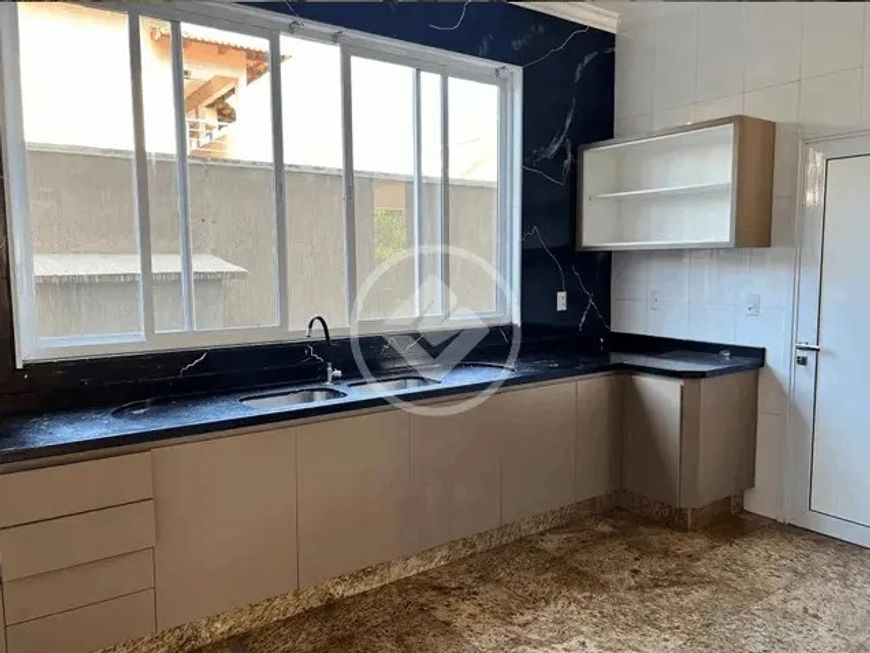 Casa de condomínio sobrado para venda com 382 metros quadrados com 3 quartos