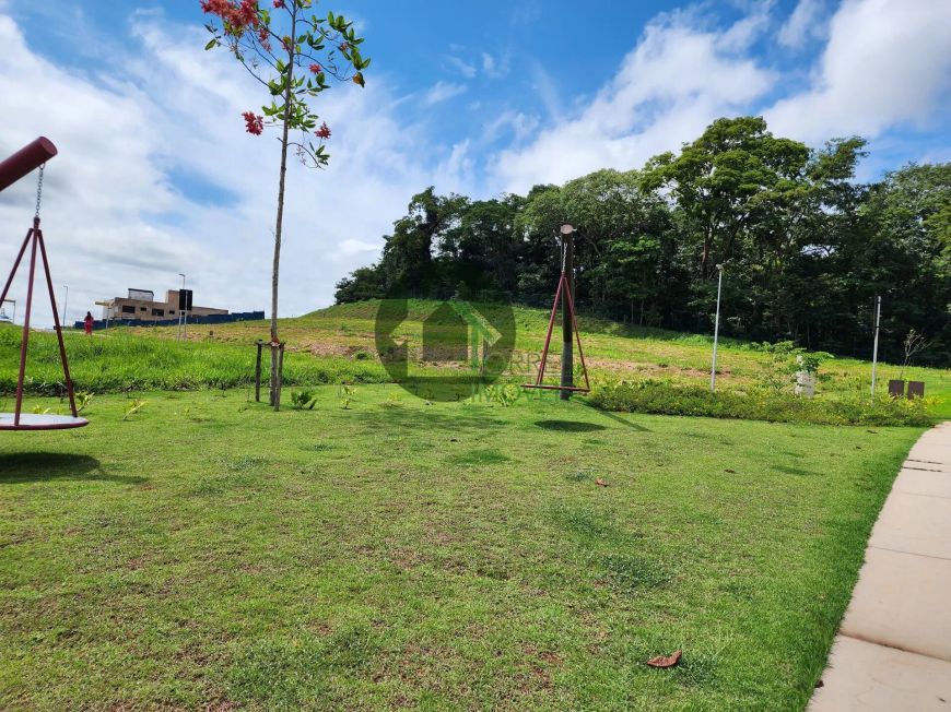 Lote no condomio Plateu D´or 1.355,59 m² Escriturado e Registrado.