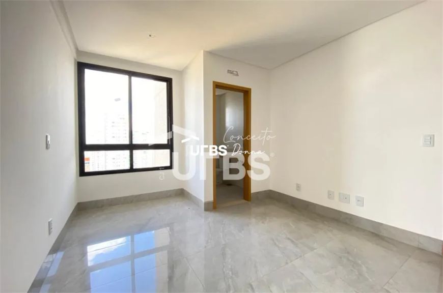 Belíssimo apartamento de 232m², com 4 suítes plenas.
