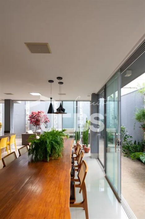 Amplo sobrado à venda no jardins valência