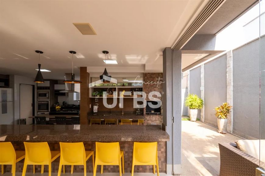 Amplo sobrado à venda no jardins valência