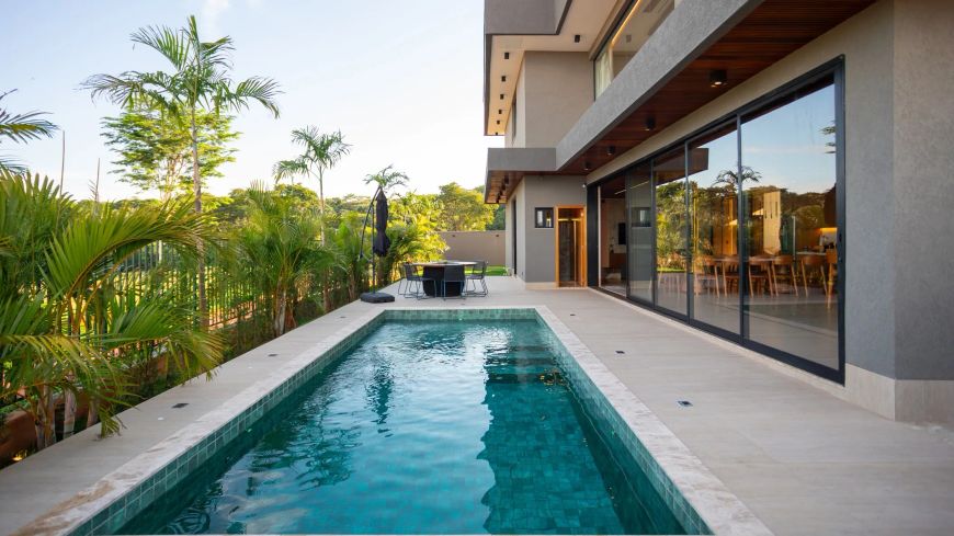 Casa nova mobiliada à venda no condomínio Plateau D’or Unique.