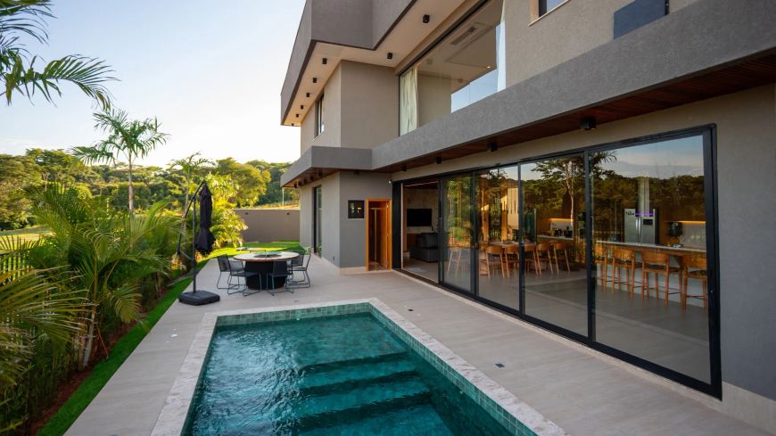 Casa nova mobiliada à venda no condomínio Plateau D’or Unique.