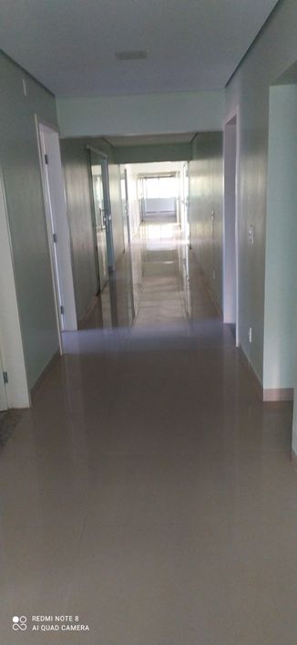 Prédio comercial - Marista