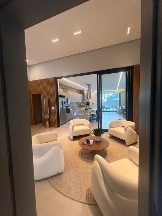 CASA TÉRREA, 4 suítes, sendo uma Master com Closet - JARDINS ITÁLIA