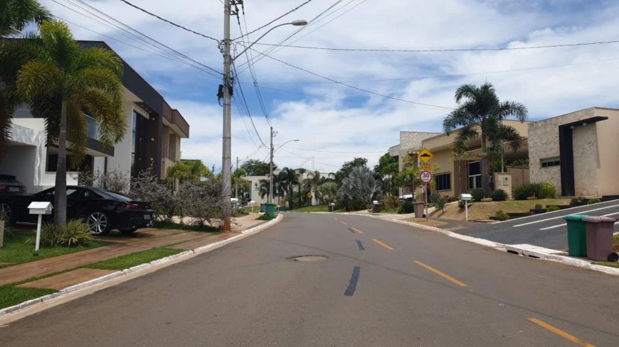 Lote Cond. do Lago 560m²