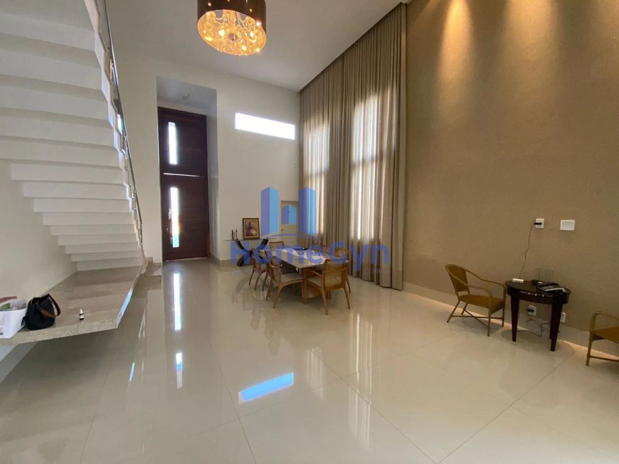 Sobrado com 5 suítes mobiliado para locação no condominio Alphaville Araguaia Goiânia GO.