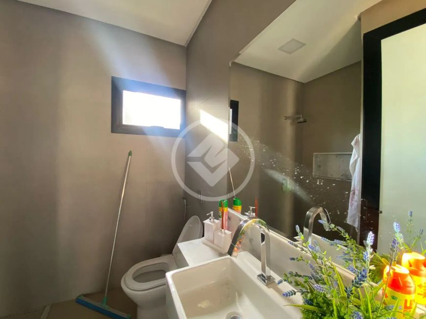 CASA GRANDE TÉRREA JARDINS LISBOA EM GOIÂNIA codigo: 79945