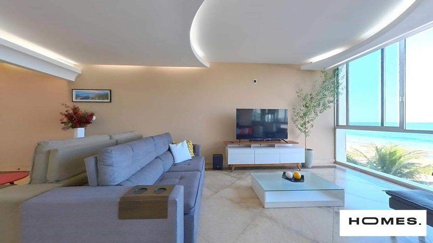 Hoomes vende excelente opção em Ipanema, posto 9, frontal mar.