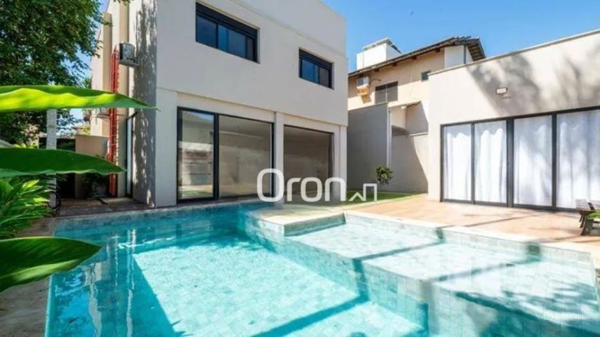 Sobrado com 4 dormitórios à venda, 264 m² por R$ 2.440.000,00 - Loteamento Portal do Sol I - Goiânia