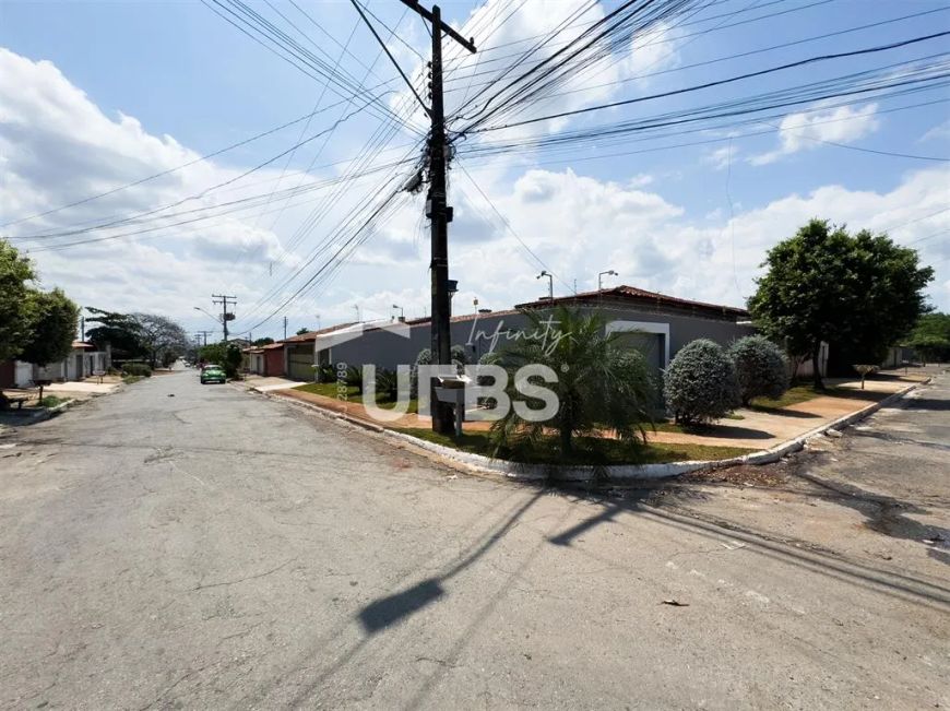 CASA BEM LOCALIZADA NO JARDIM GUANABARA