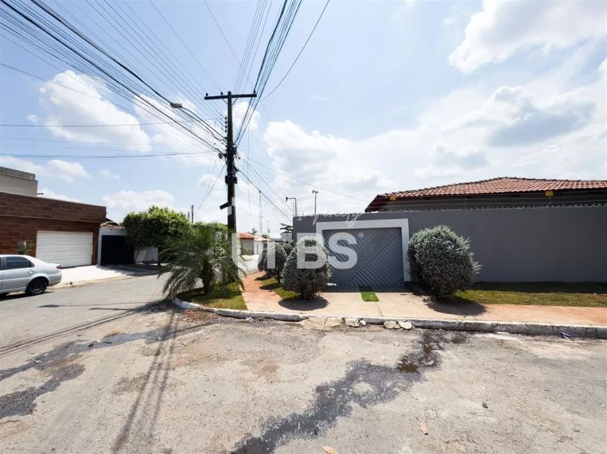 CASA BEM LOCALIZADA NO JARDIM GUANABARA