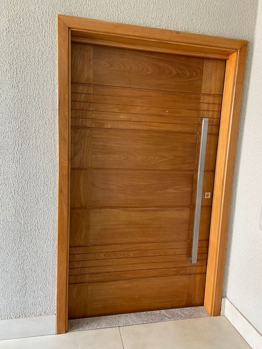 Casa a venda de 200m² com 3 quartos, com piscina - Jardim das Esmeraldas