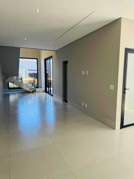 Imóvel para venda possui 175 metros quadrados com 3 quartos em Jardim Vila Boa - Goiânia - GO
