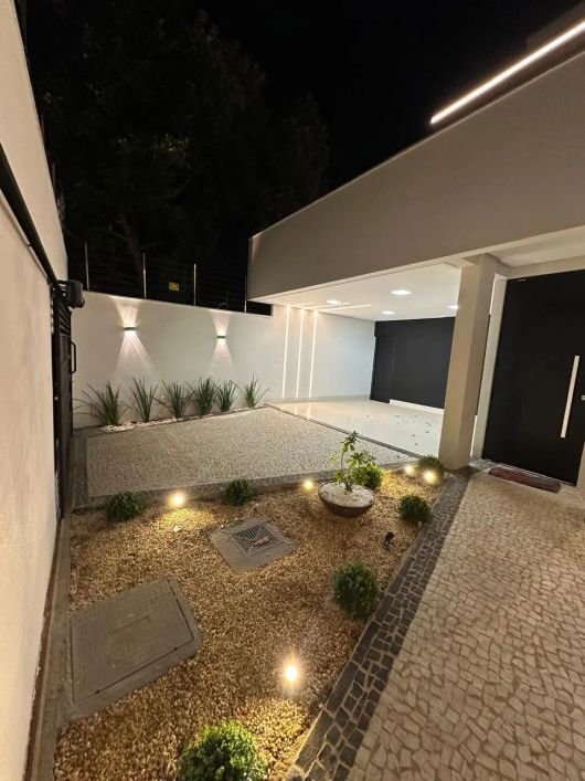Casa no Jardim Maribel Casa de Rua com 4 Quarto(s) e 2 banheiro(s) à Venda, 122.49 por R$ 750.000 no