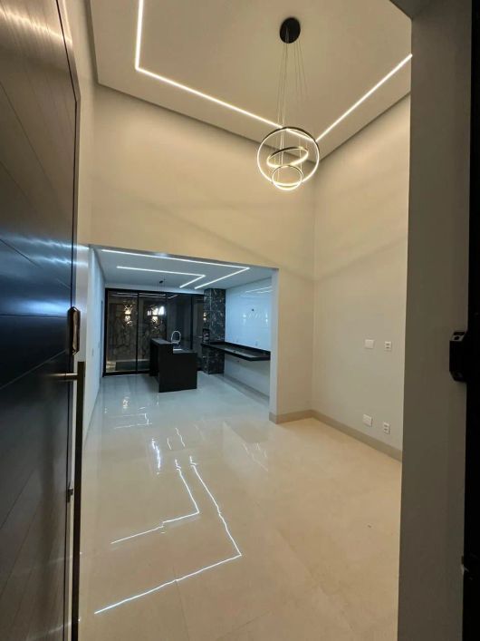 Casa no Jardim Maribel Casa de Rua com 4 Quarto(s) e 2 banheiro(s) à Venda, 122.49 por R$ 750.000 no