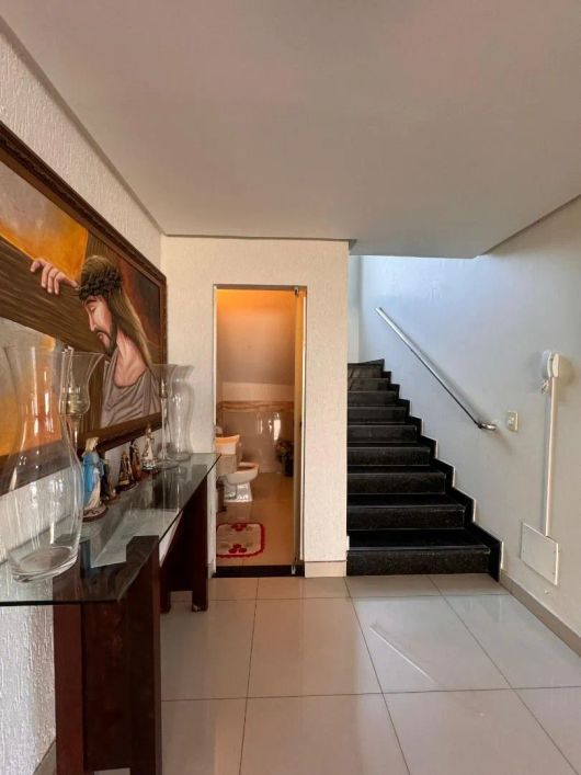 Imóvel para venda possui 273 metros quadrados com 3 quartos em Setor Gentil Meireles - Goiânia - GOS