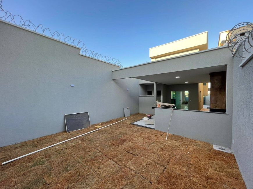 SOBRADO CIDADE VERDE - GOIANIA Sobrado com 3 Quarto(s) e 2 banheiro(s) à Venda, 195 por R$ 800.000 n
