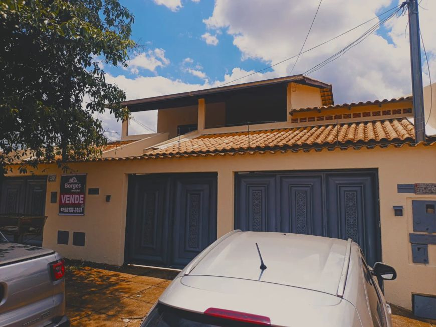 IMÓVEL COM 03 RESIDÊNCIA INDIVIDUAIS OPORTUNIDADE ÚNICA PARA INVESTIDORES EM RENDA OU MORADIA