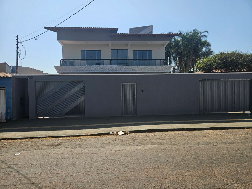 Sobrado com 4/4 a venda no Setor Sudoeste