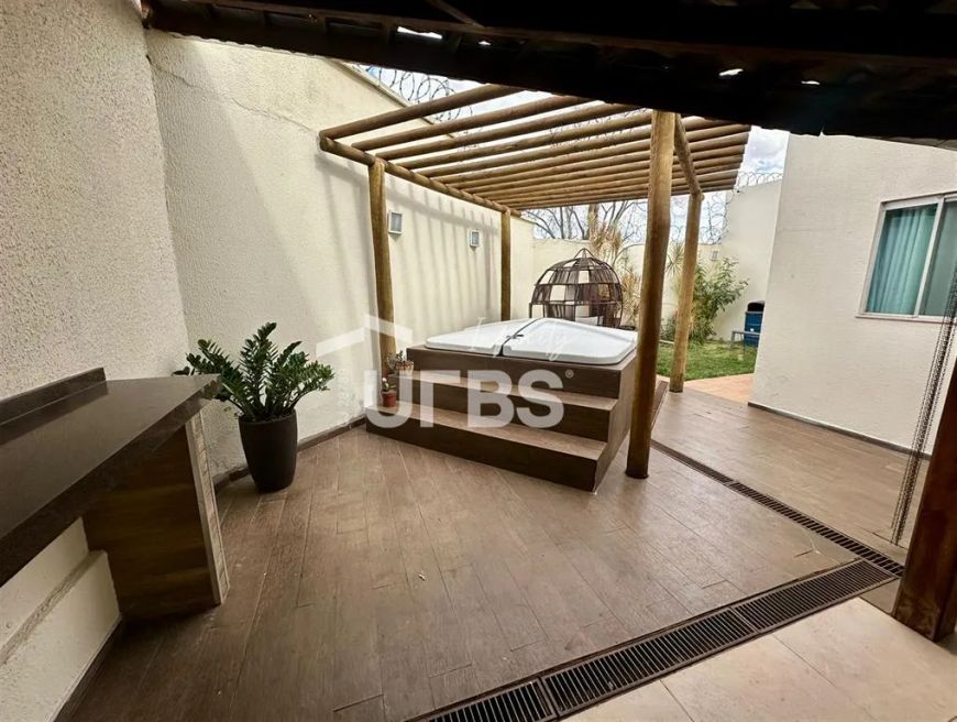 0 - Casa de Condomínio 3 quartos, sendo 1 suíte