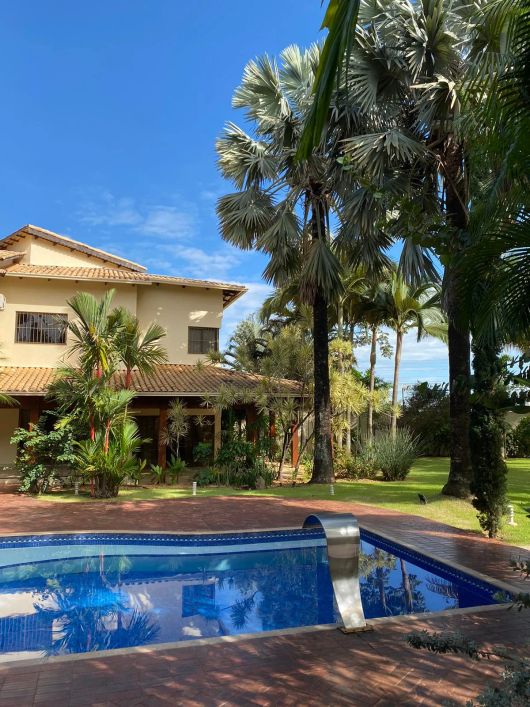 SOBRADO DE RUA terreno de1500m2 Casa de Rua com 4 Quarto(s) e 7 banheiro(s) à Venda, 600 por R$ 3.20