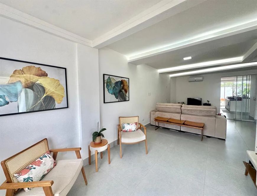 SOBRADO SETOR SUL - 4 QUARTOS - 2 SUITES