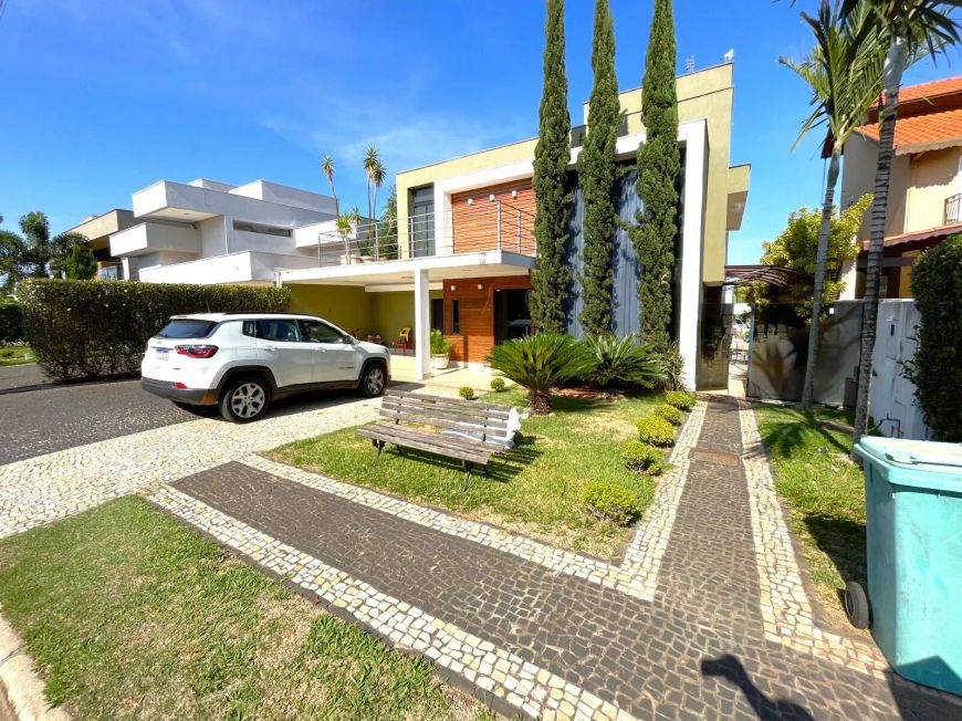 Sobrado à venda no bairro Jardins Lisboa - Goiânia/GO