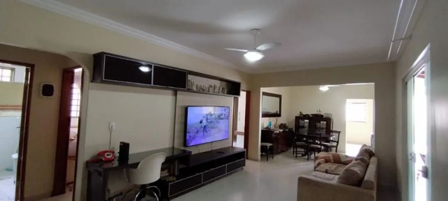 Casa de 260 m² com 04 quartos à venda por R$ 850.000 no Jardim Balneário Meia Ponte - Goiânia