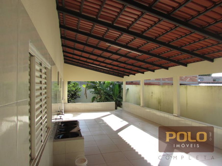 Venda casa 4 quartos, sendo 3 suítes, 2 vagas no Setor 14 Bis - Goiânia - GO