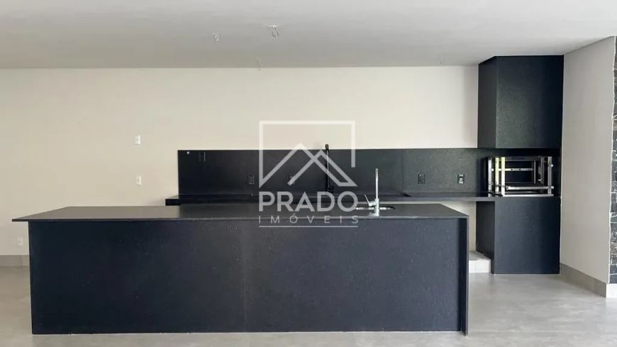 Sobrado à venda com 4 quartos, Jardins Madri, Goiânia, Goiás