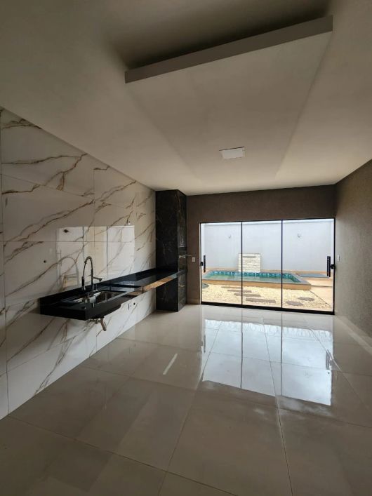 CASA COMPACTO DE LUXO 3Q, 1S NO SETOR BALNEÁRIO MEIA PONTE – GOIÂNIA/GO