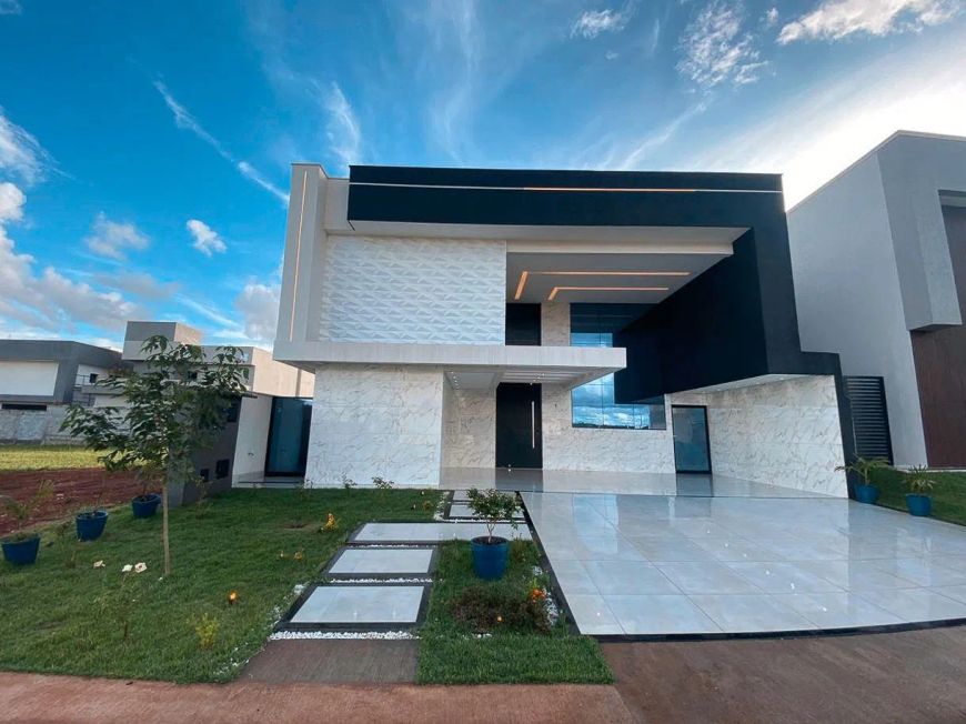Imóvel para venda tem 250 metros quadrados com 4 quartosSobrado de Alto Padrão, 250m², à venda por R