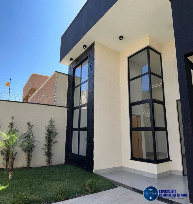 Casa com 3 suítes no Setor Moinho dos Ventos, Goiânia - GO - Com Piscina