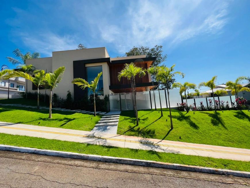 SOBRADO CONDOMÍNIO DO LAGO 04 QUARTOS 04 SUITES GOIANIA-GO