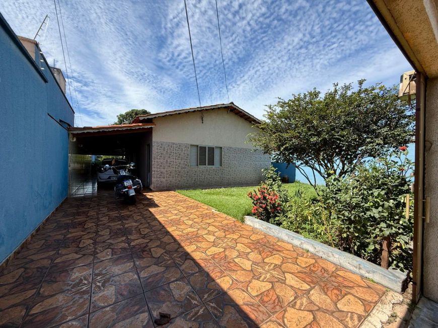 Casa para venda com 235 metros quadrados com 3 quartos em Santa Genoveva - Goiânia - GO