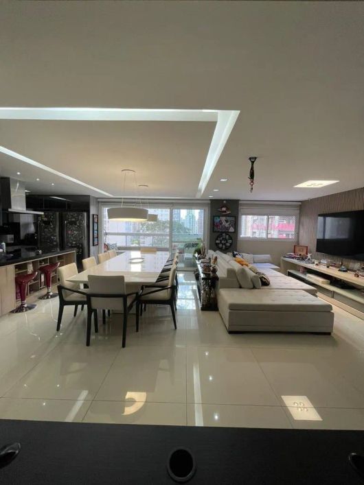 Apartamento com 150m2, 3 suítes, 2 vagas paralelas, todo mobiliado e decorado, Varanda com Churrasq
