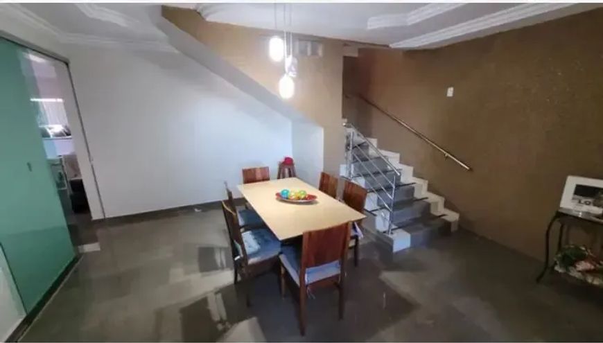 Goiânia - Sobrado no Balneário Meia Ponte codigo: 91339