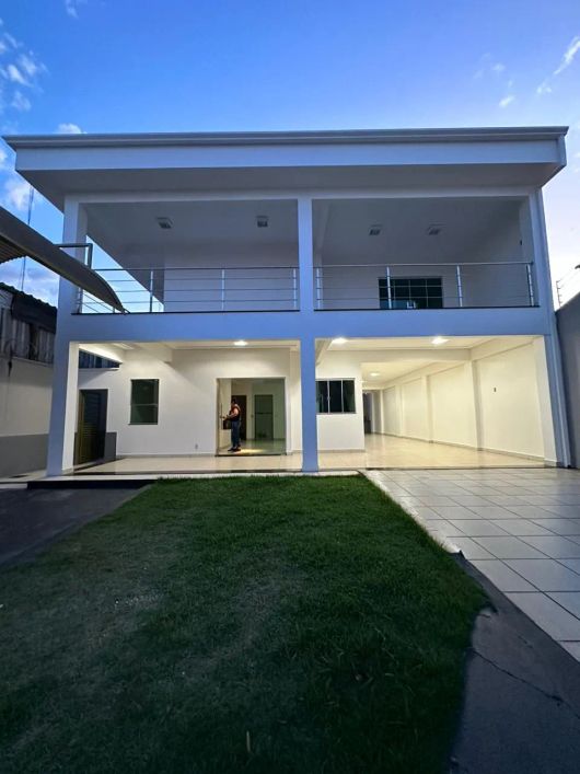 Parque das Amendoeiras Sobrado com 4 Quarto(s) e 4 banheiro(s) à Venda, 300 por R$ 1.700.000 no seto