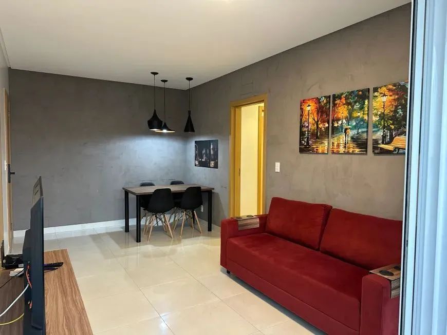 Apartamento com 90 m2, 3 quartos sendo 1 suíte, Cozinha Fechada e Vista p/ Parque Flamboyant