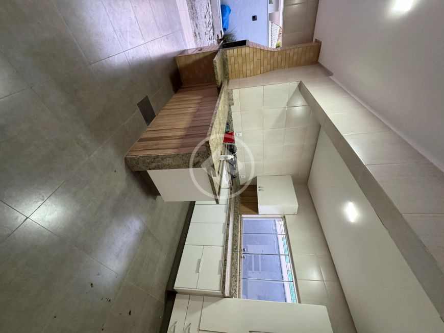 SOBRADO DE OPORTUNIDADE COM 5 SUITES codigo: 92987