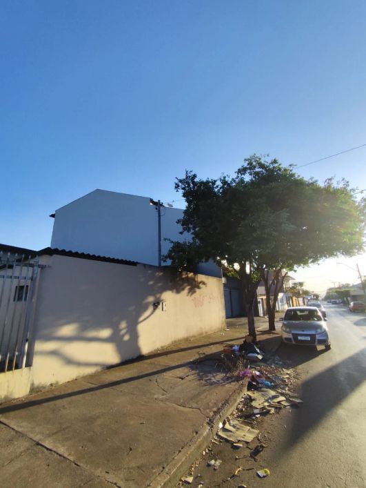 Sobrado para venda possui 278 metros quadrados com 4 quartos em Jardim Dom Fernando I - Goiânia - GO