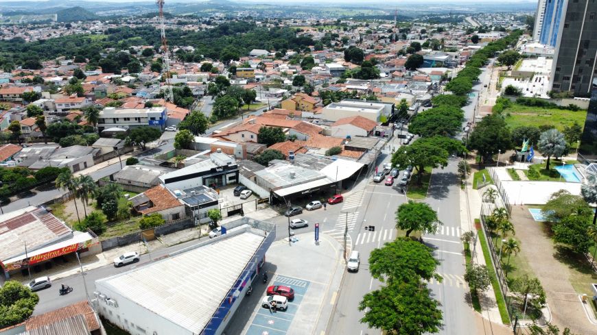 excelente área de esquina com 626,27m2 em frente Avenida Olinda e Ministério Público
