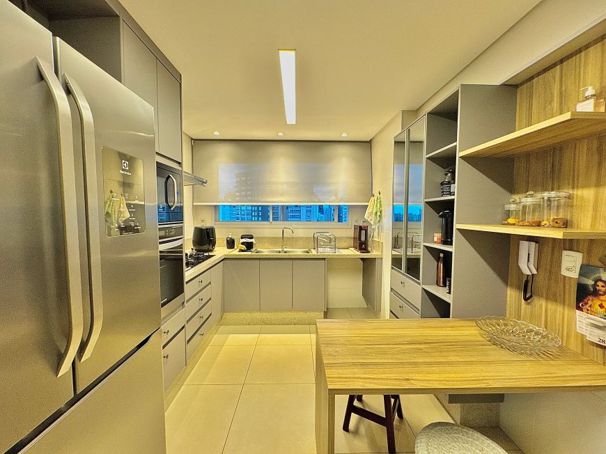 Apartamento com 150 m2, 3 suites, Cozinha Fechada, Sol da Manha, ao lado do Bougainville