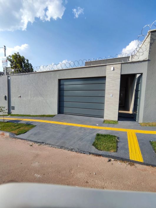 Térrea para venda possui 130 metros quadrados com 3 quartos