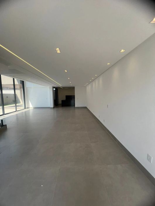 Sobrado Jardins França Casa em Condomínio com 3 Quarto(s) e 5 banheiro(s) à Venda, 311.53 por R$ 3.4