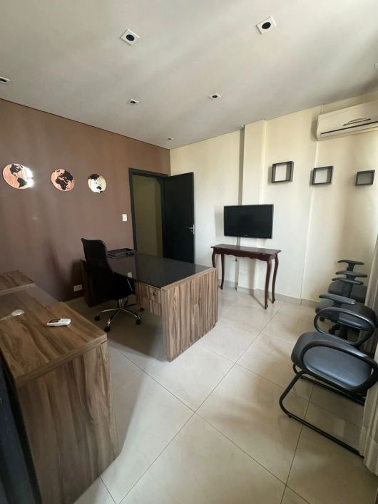 Sala Comercial no Centro Prédio Comercial à Venda, 46.9 por R$ 135.000 no setor Setor Central AD2348