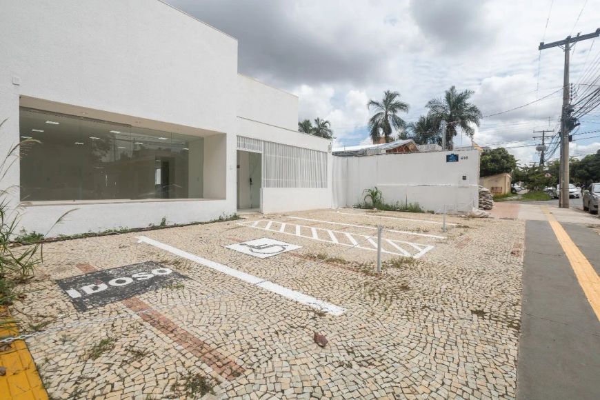 Sobrado comercial Lote 561,36m² Área construída 288,11m² Setor Sul Goiânia