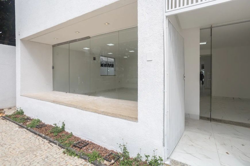 Sobrado comercial Lote 561,36m² Área construída 288,11m² Setor Sul Goiânia