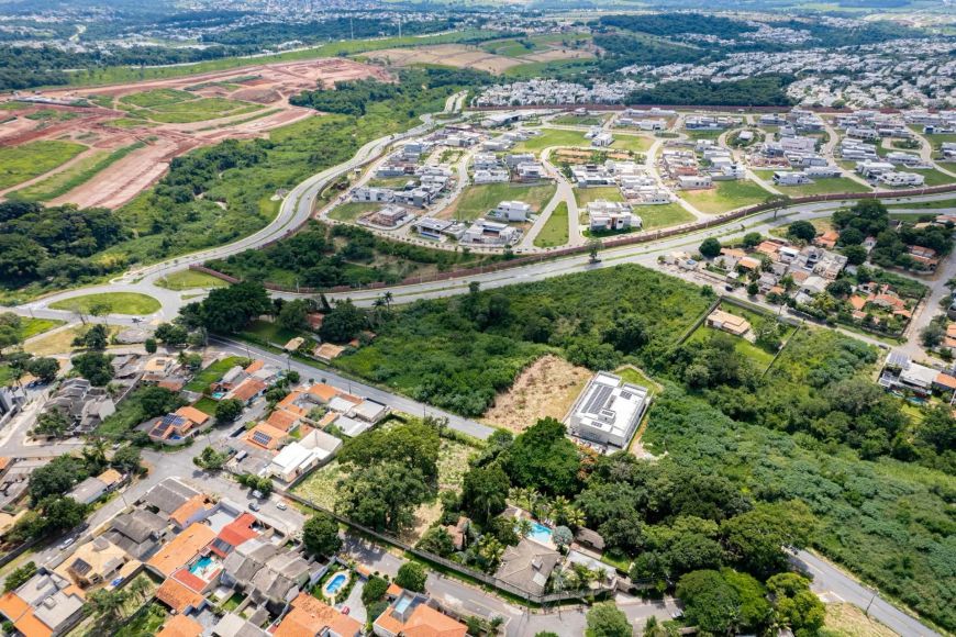 Oportunidade Única! Terreno Residencial e Comercial no Jardim Vitória, Goiânia